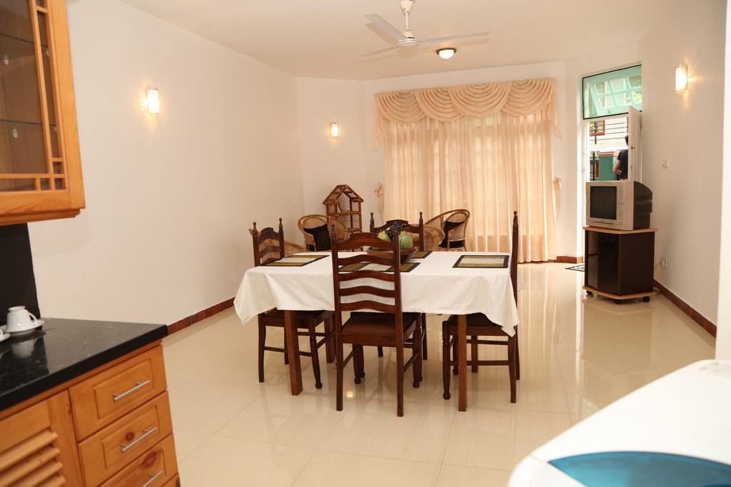 Glory Homestay Kandy Værelse billede